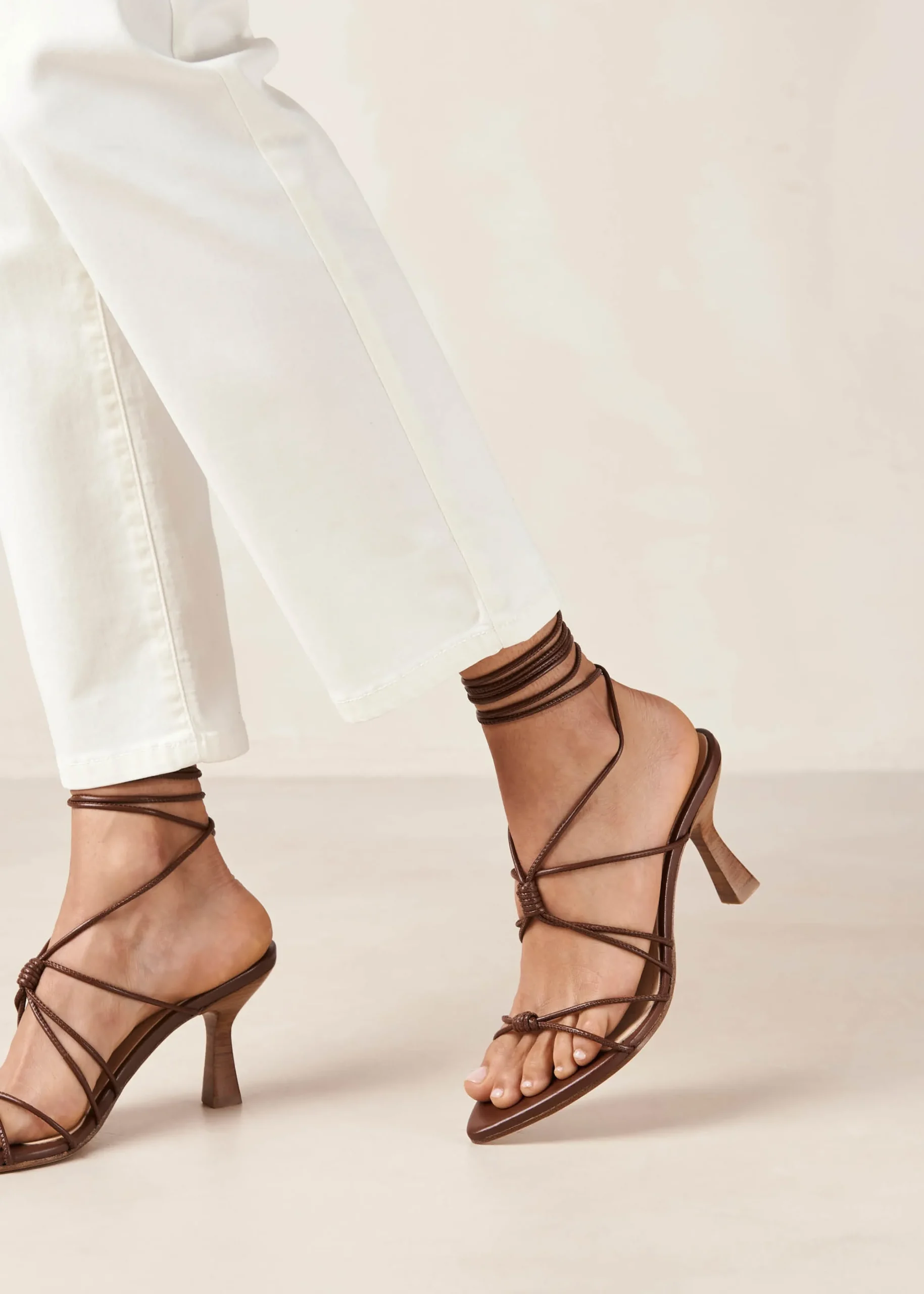 Alyssa - Sandalias Negras Y Crema De Piel