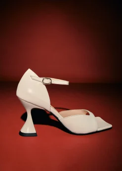 Beijos - Tacones Con Correa Al Tobillo En Color Crema