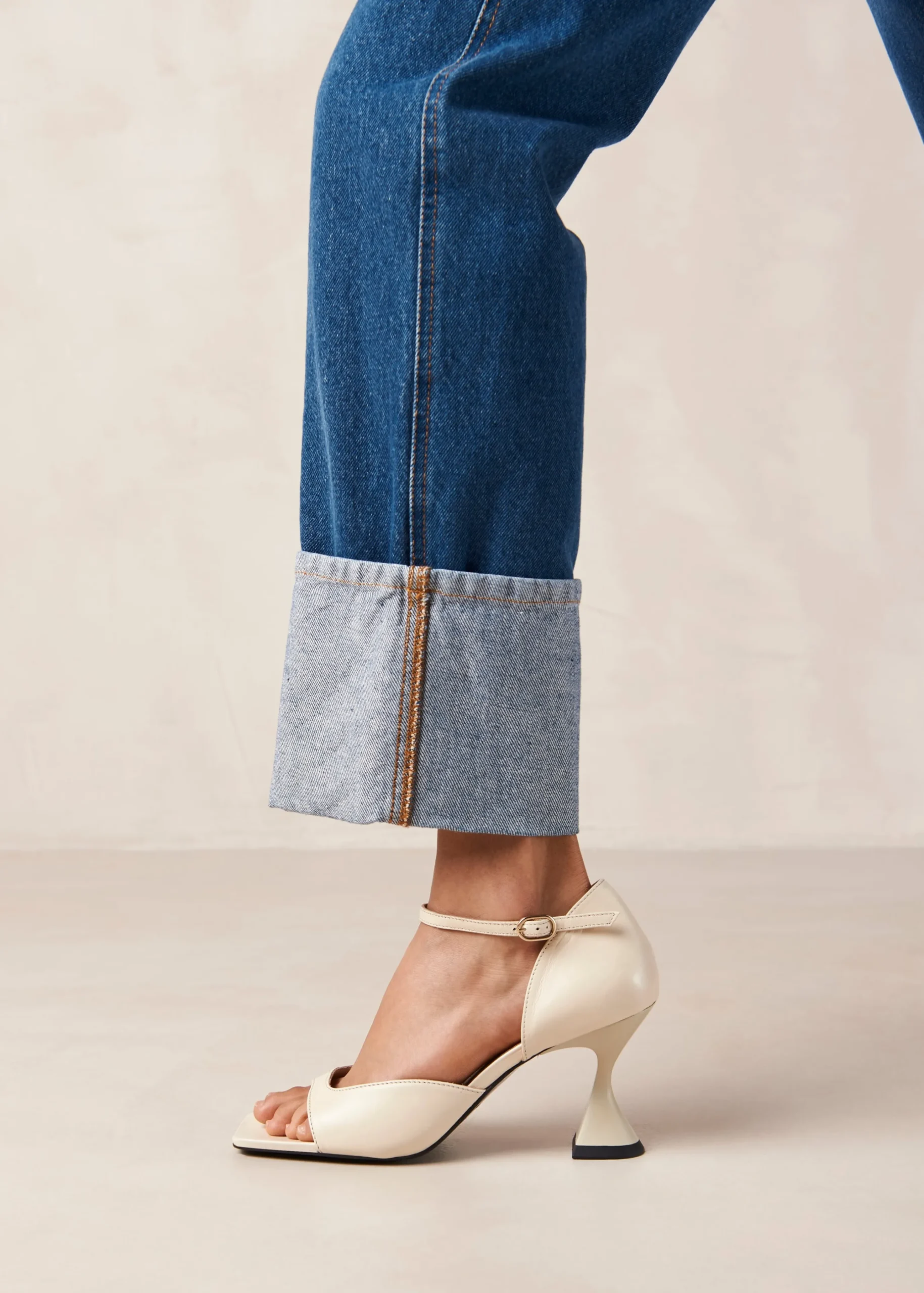 Beijos - Tacones Con Correa Al Tobillo En Color Crema