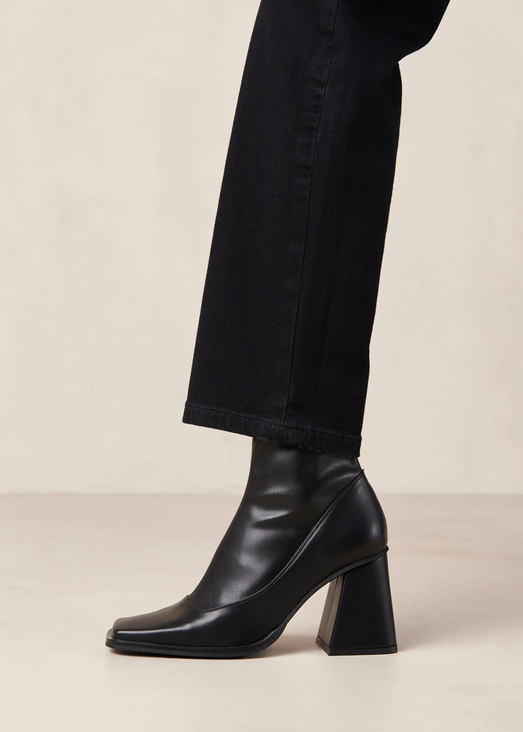 Botines Veganos Clover - Negro