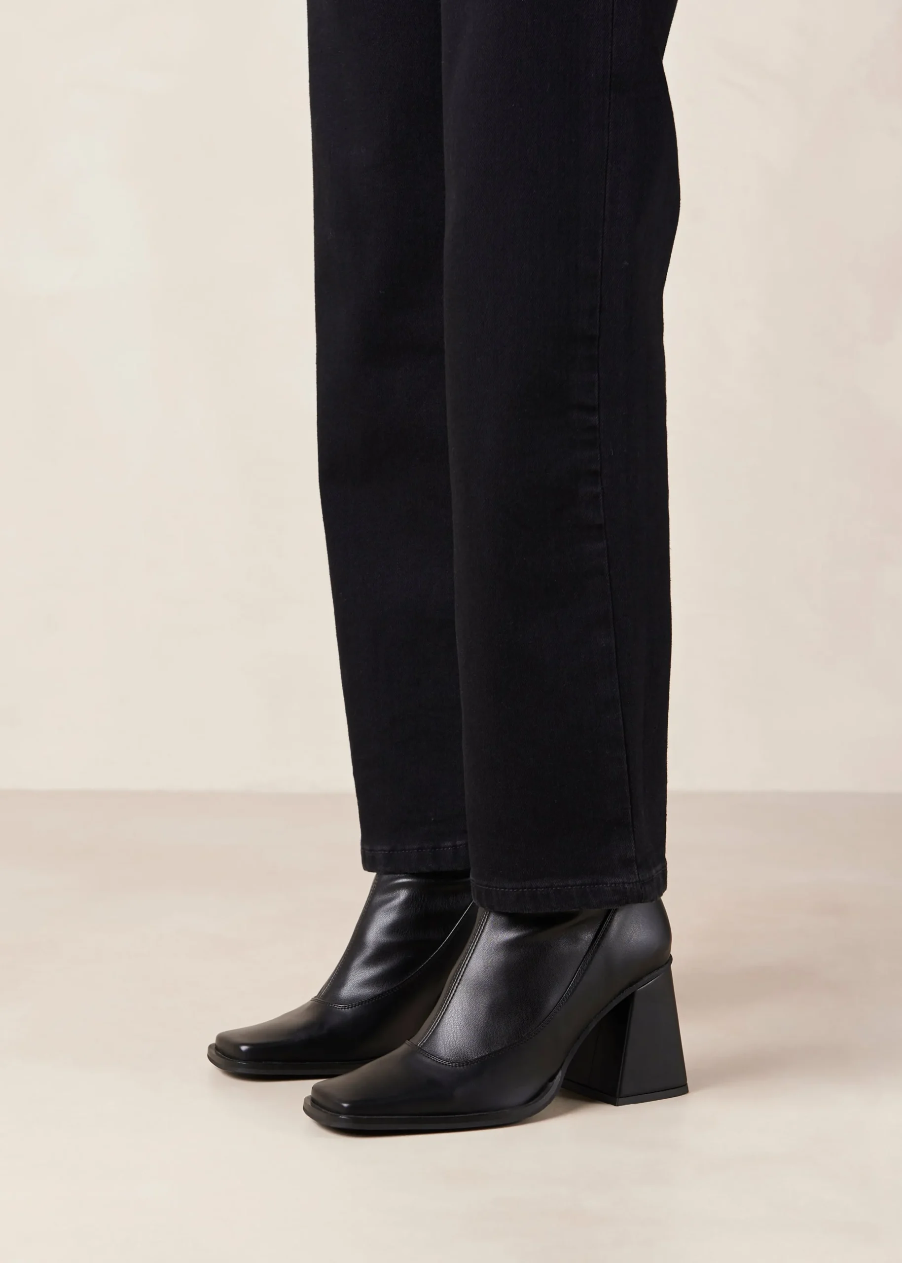 Botines Veganos Clover - Negro