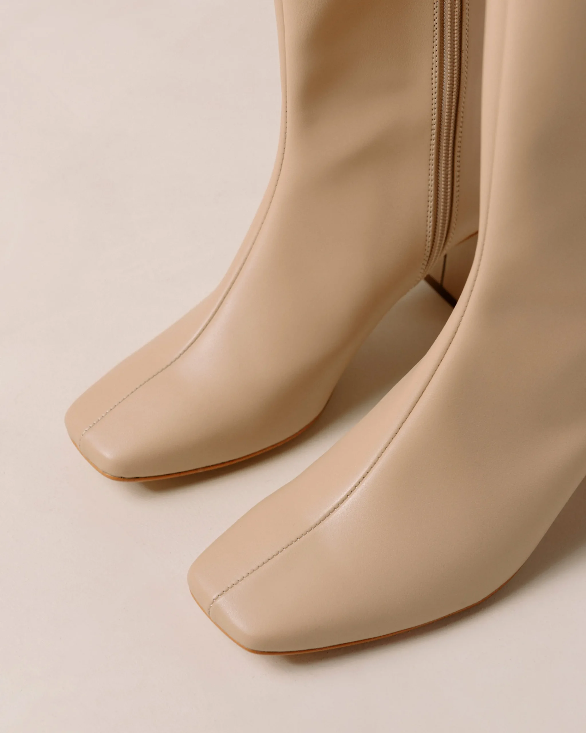 Chalk - Botas Beige De Piel Vegana