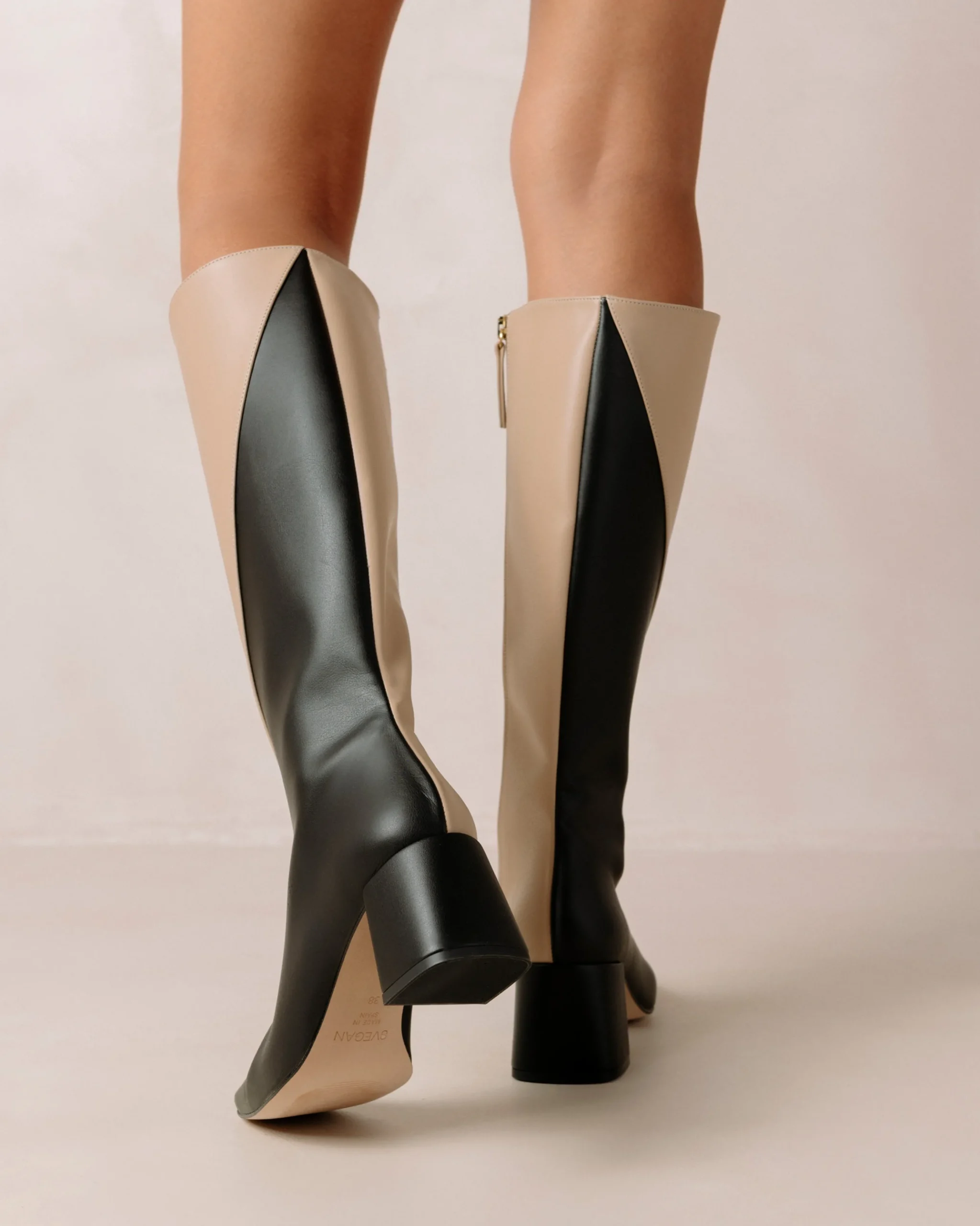 Chalk - Botas Negras Y Beige De Piel Vegana