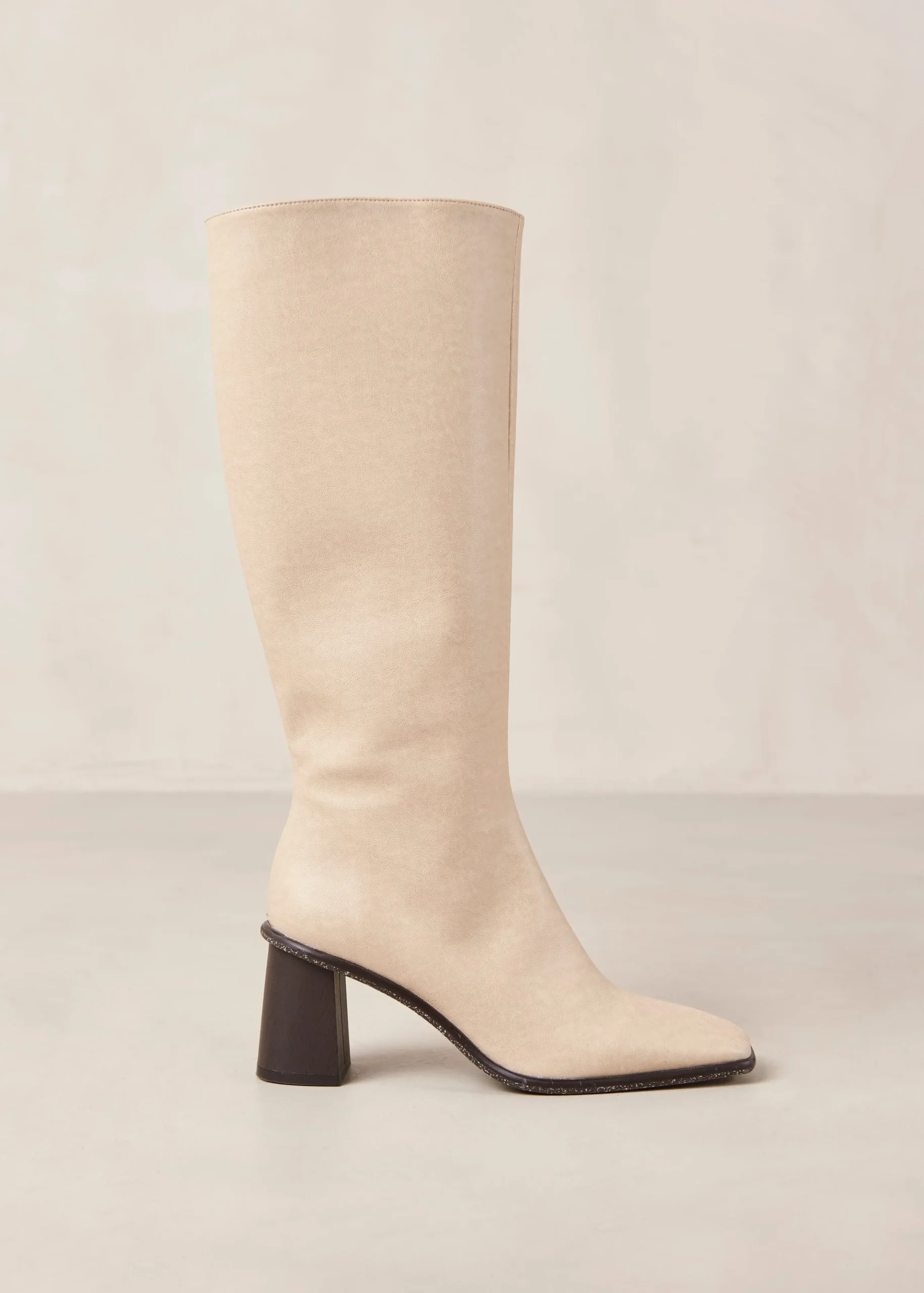 East - Botas Beige De Piel Vegana