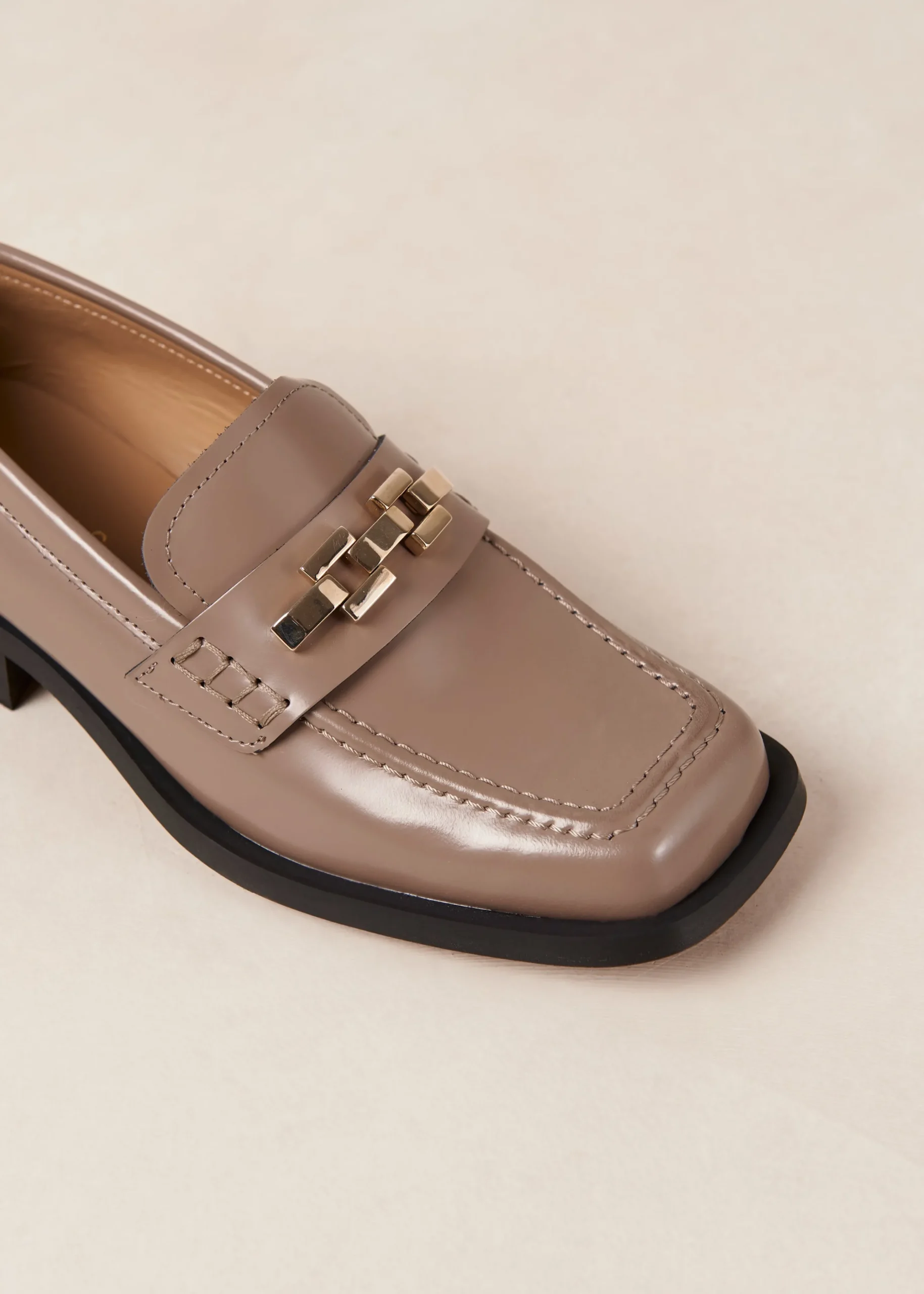 Elliot - Mocasines Marrones Con Cadena Dorada