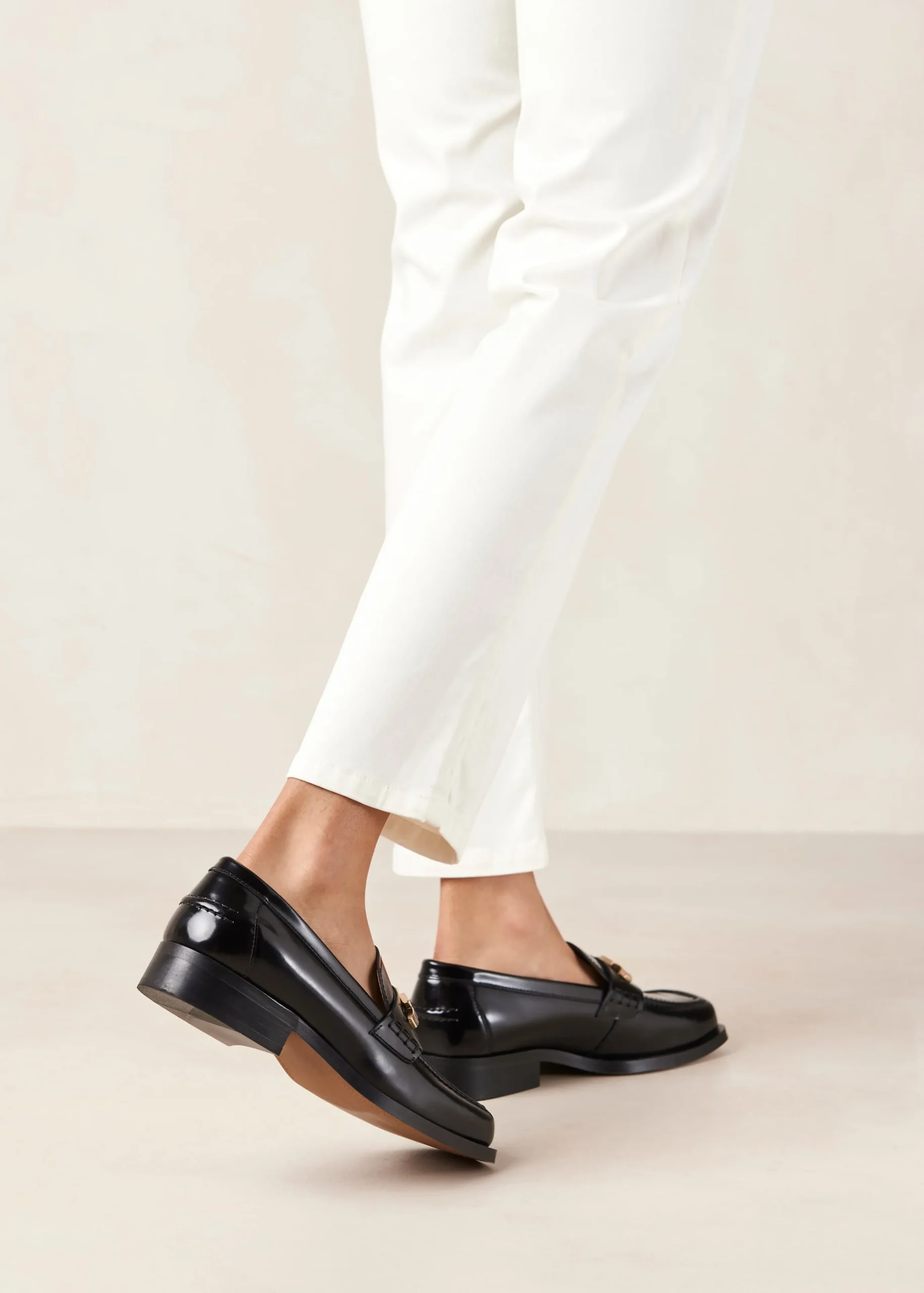 Elliot - Mocasines Negros Con Cadena Dorada
