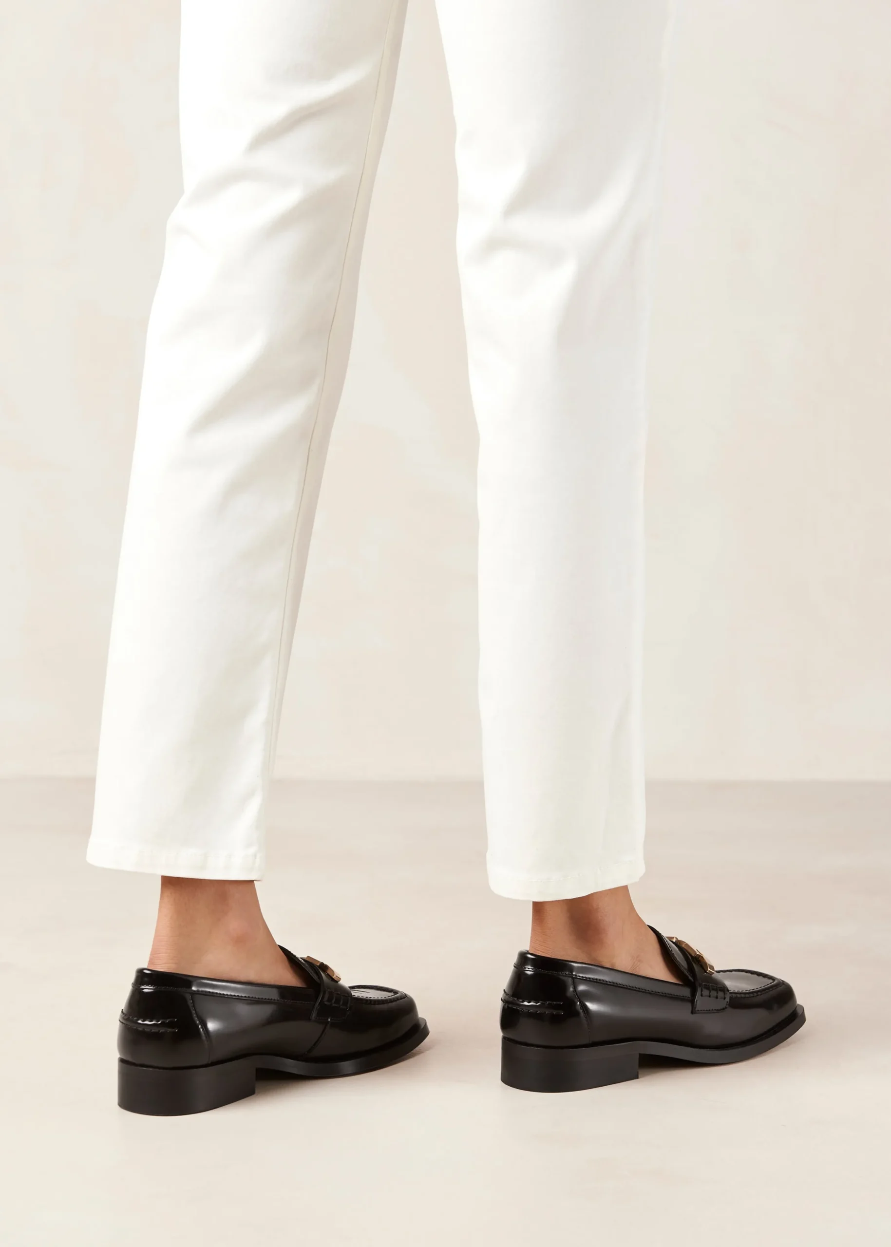 Elliot - Mocasines Negros Con Cadena Dorada