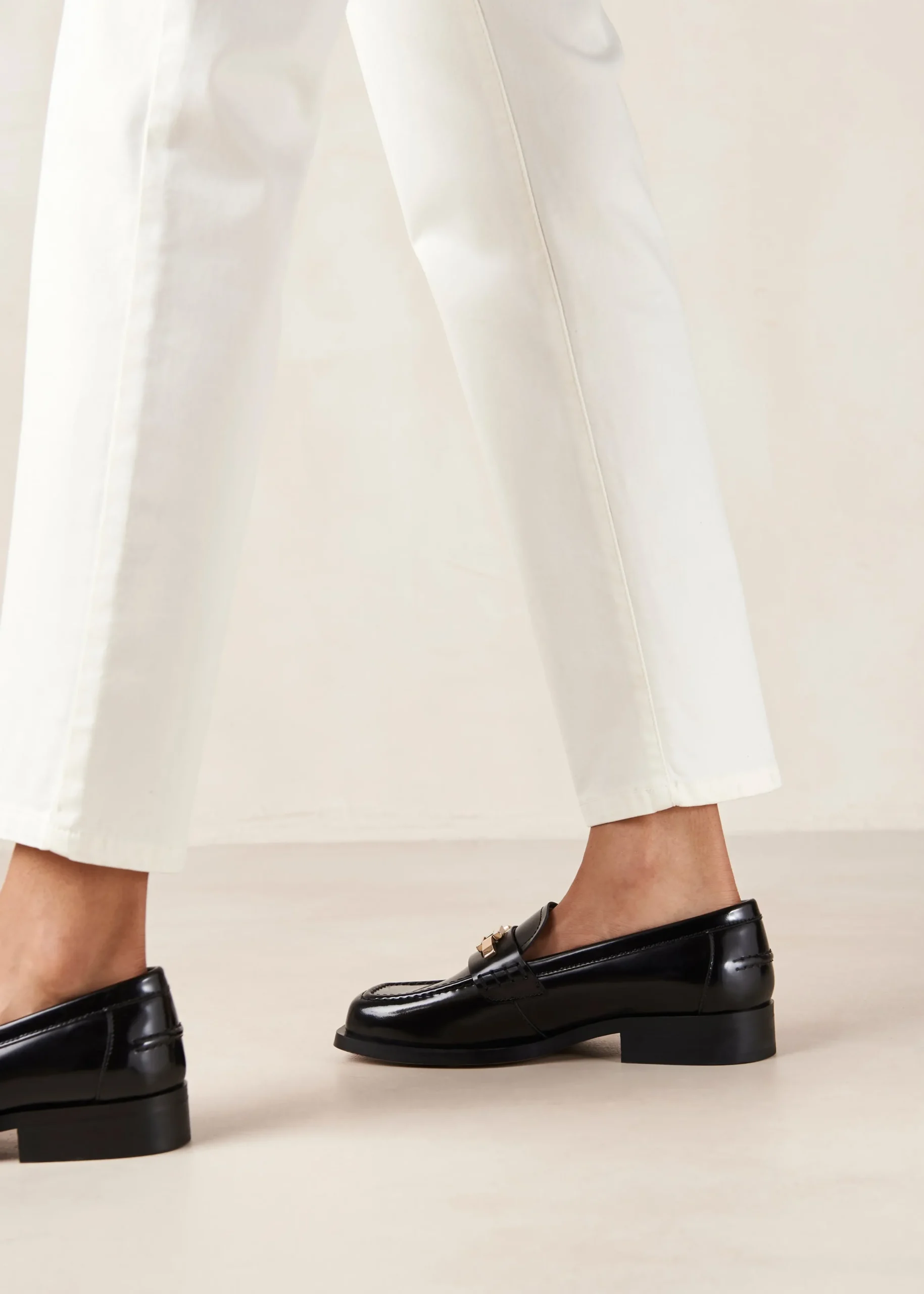 Elliot - Mocasines Negros Con Cadena Dorada