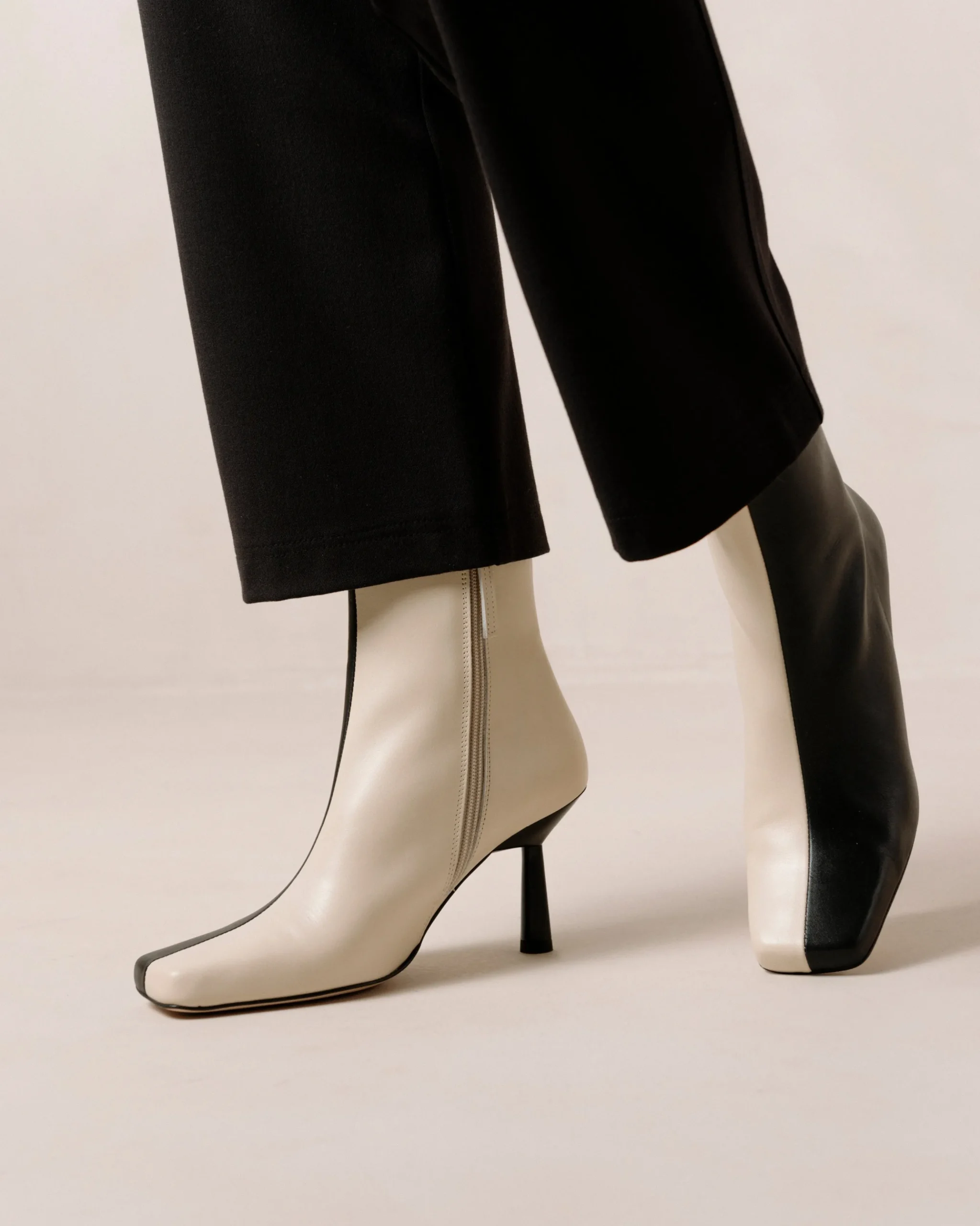 Frappé - Botas Negras Y Blancas De Piel