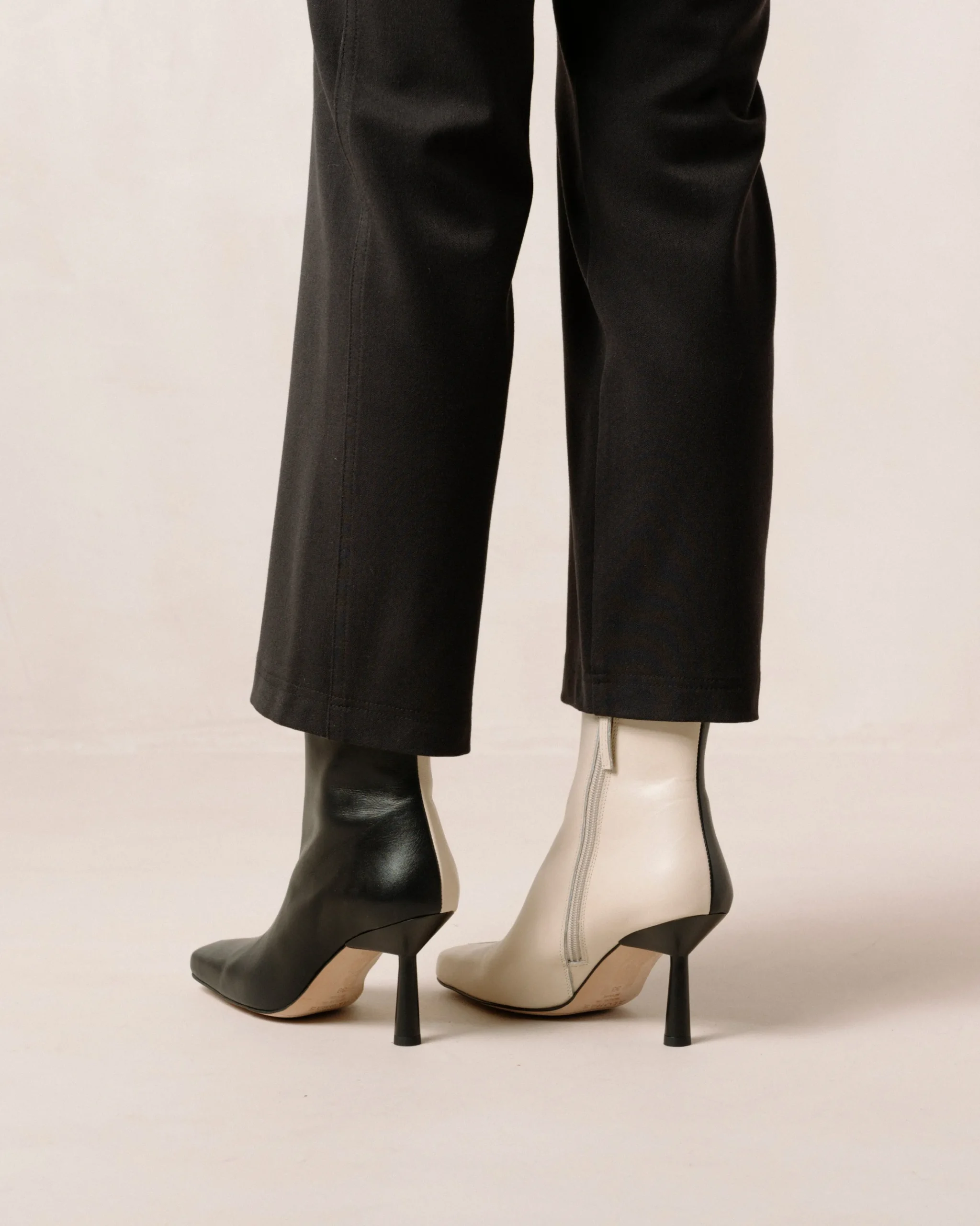 Frappé - Botas Negras Y Blancas De Piel