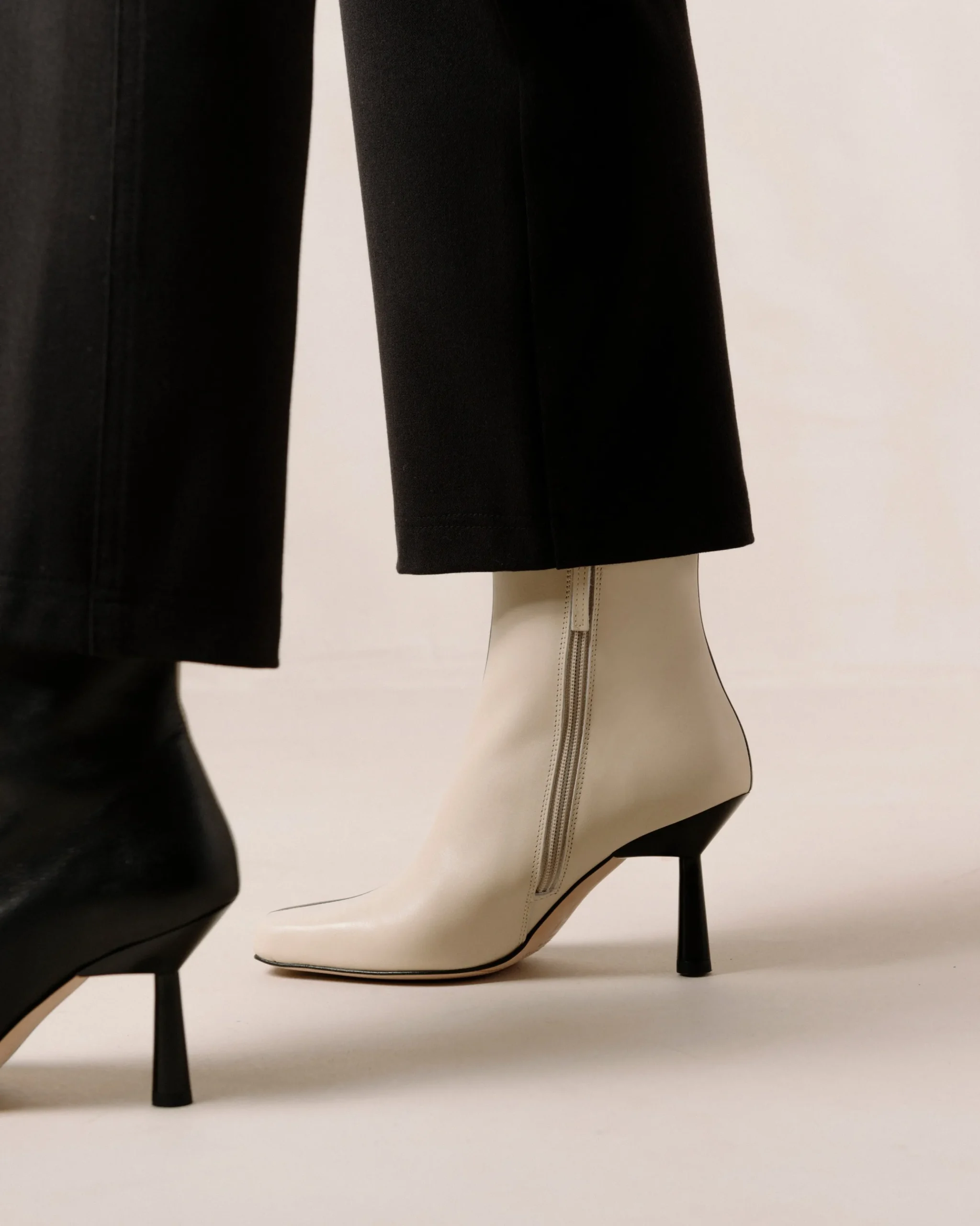 Frappé - Botas Negras Y Blancas De Piel