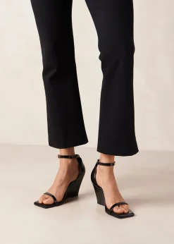 Gata - Sandalias De Charol Negro Con Cuña