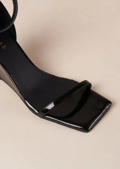 Gata - Sandalias De Charol Negro Con Cuña
