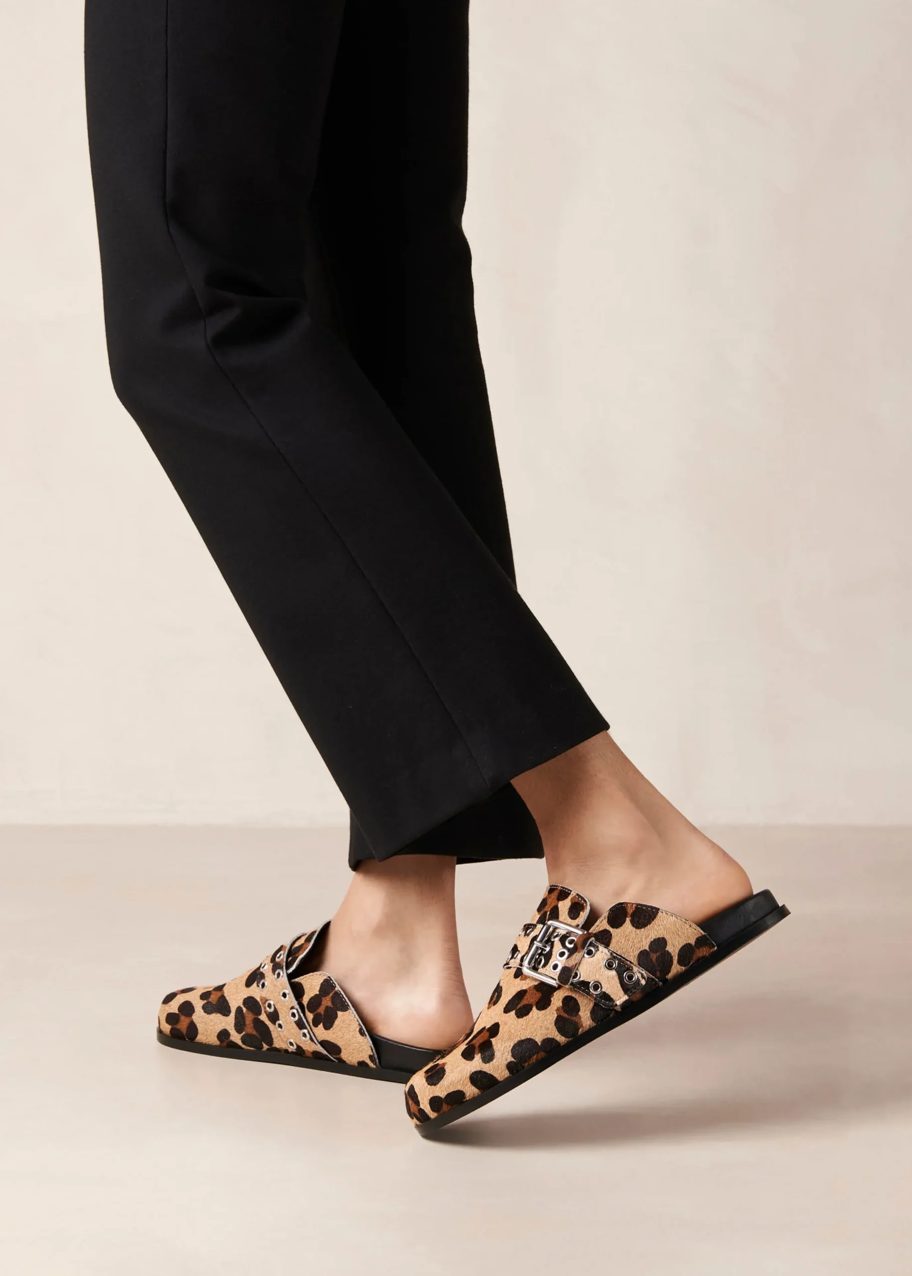 Halia Zuecos De Cuero Efecto Piel De Leopardo