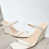 <meta Name="twitter:description" Content="Mules De Cuero Azul Con Cuña