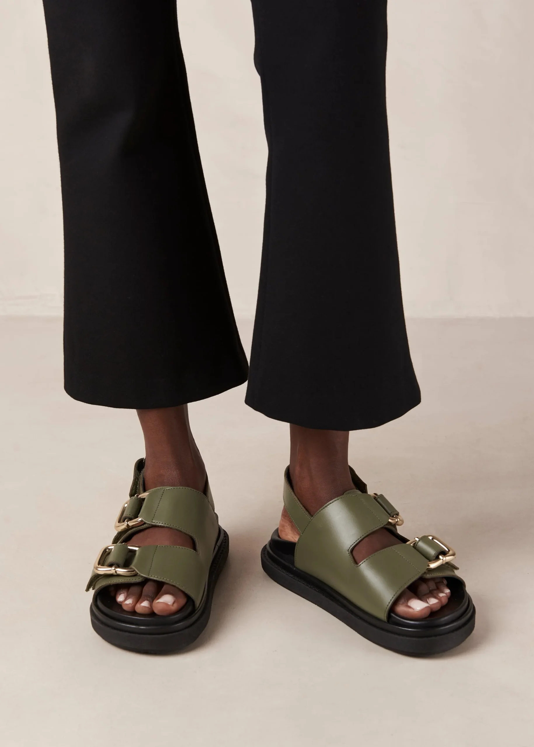 Rollers - Sandalias Negras De Cuero Vegano