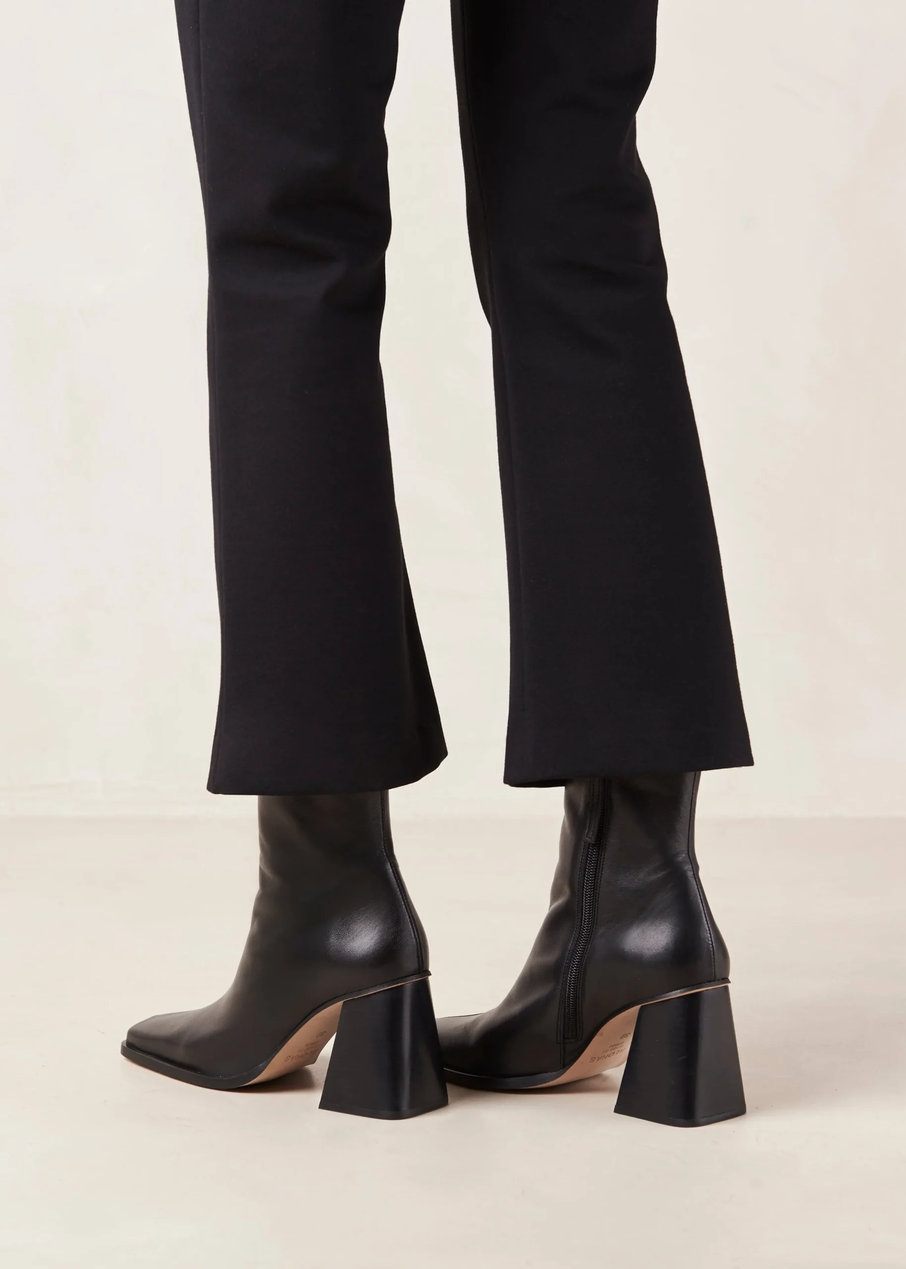 South - Botas De Piel Negra