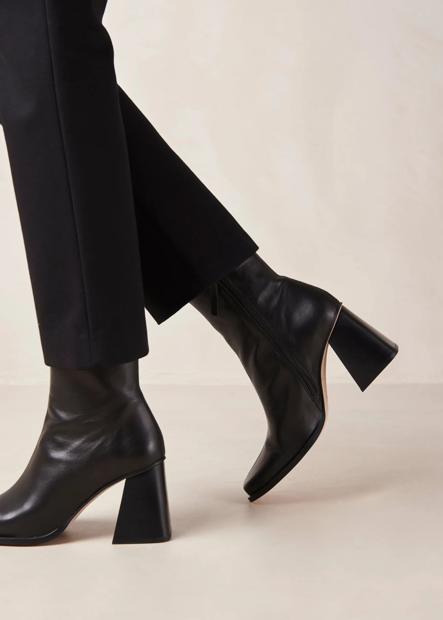South - Botas De Piel Negra