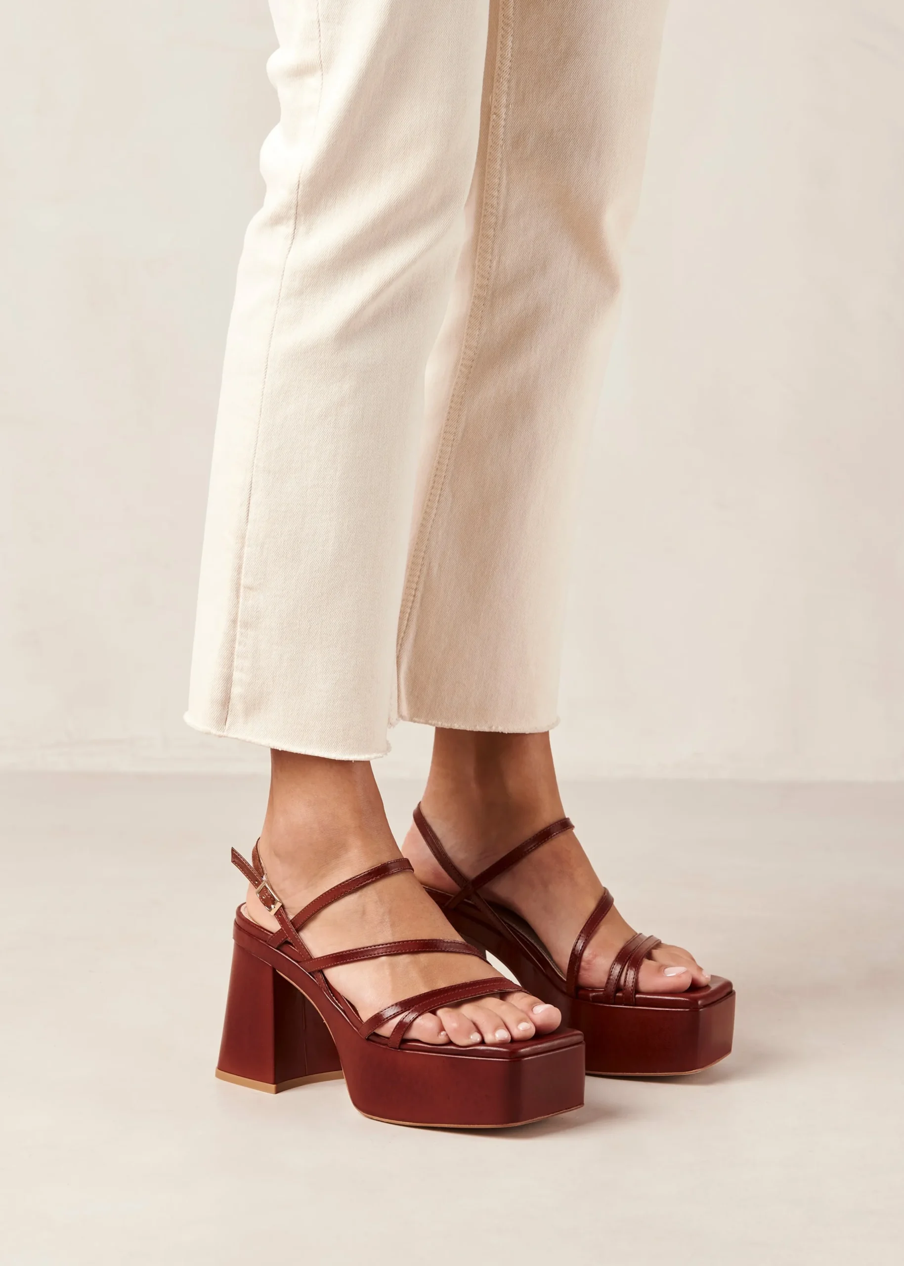 Straps Chain - Sandalias Blancas De Piel