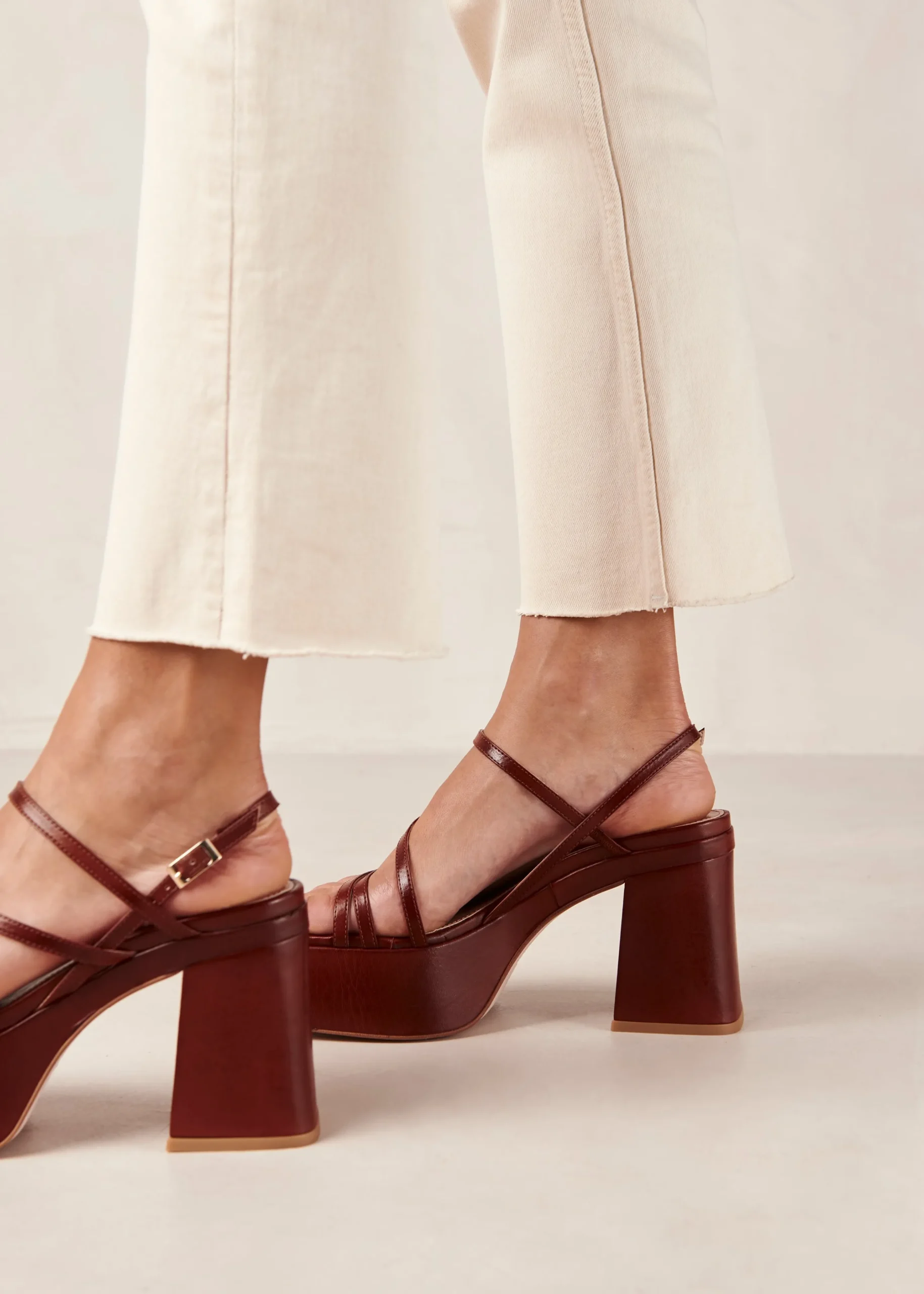 Straps Chain - Sandalias Blancas De Piel