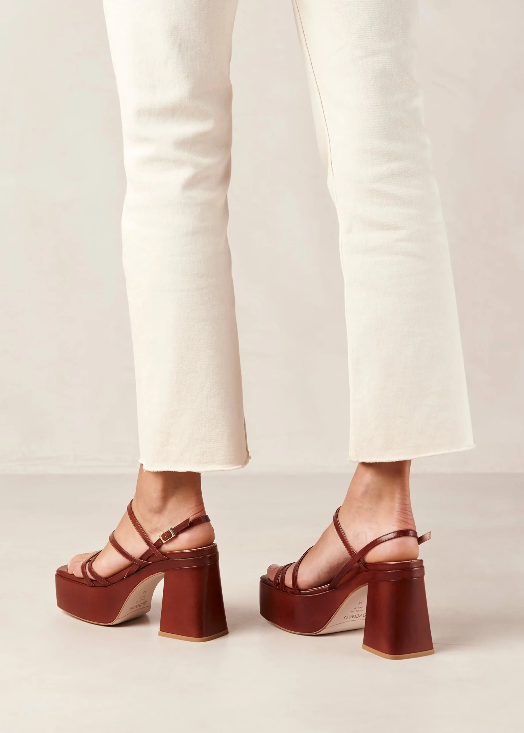 Straps Chain - Sandalias Blancas De Piel