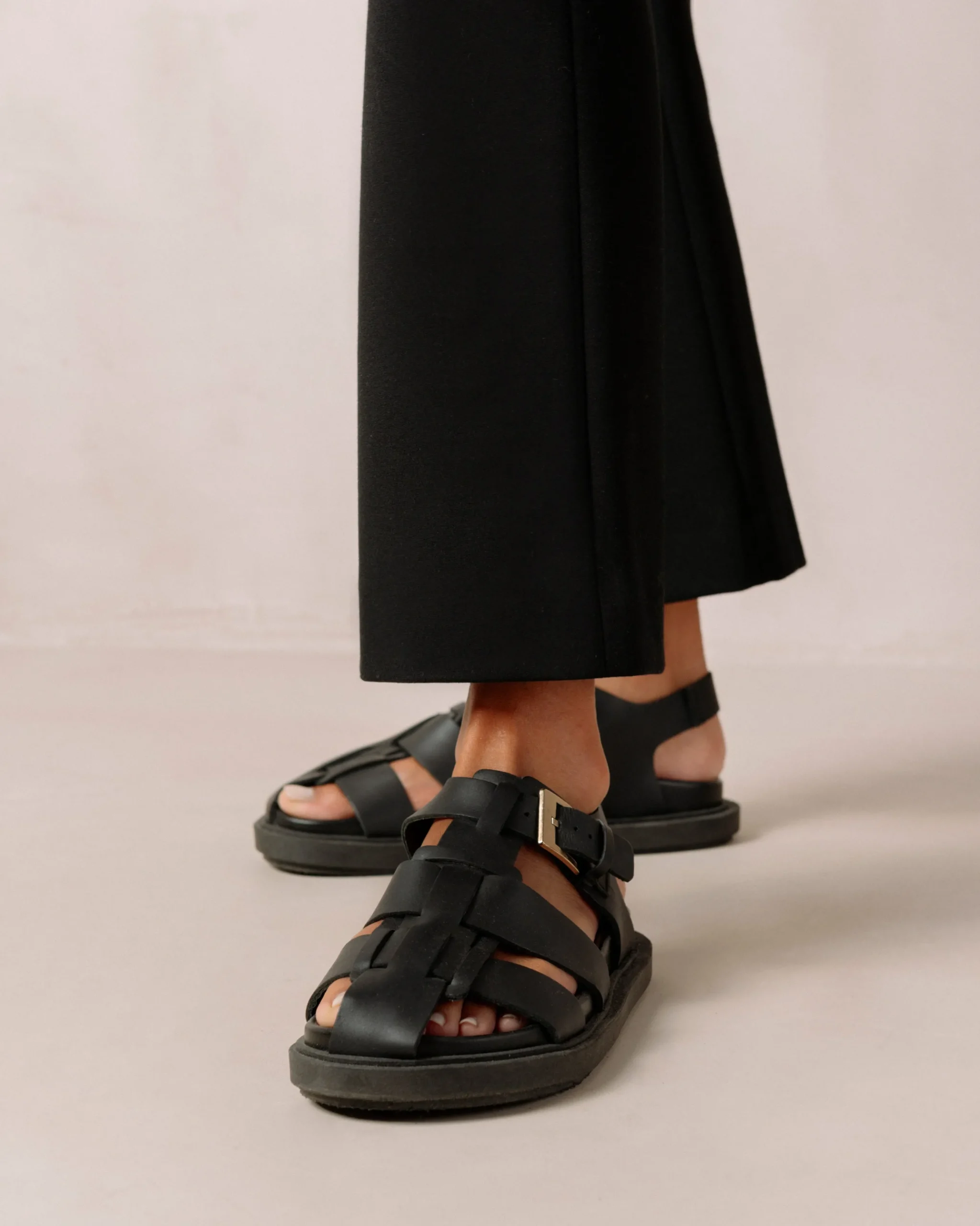 Straps Chain - Sandalias Negras De Piel