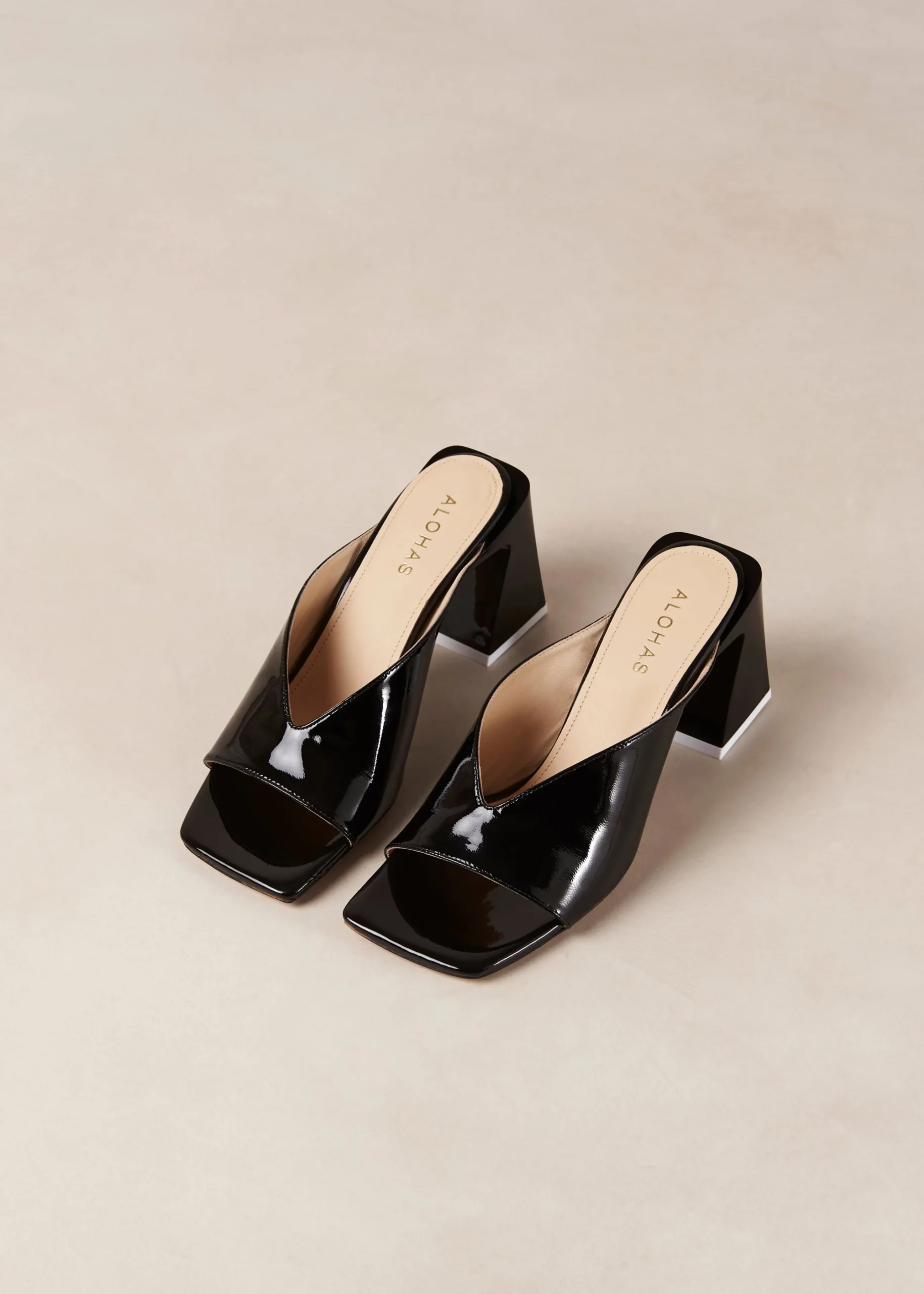 Tasha - Mules Negros De Piel De Charol