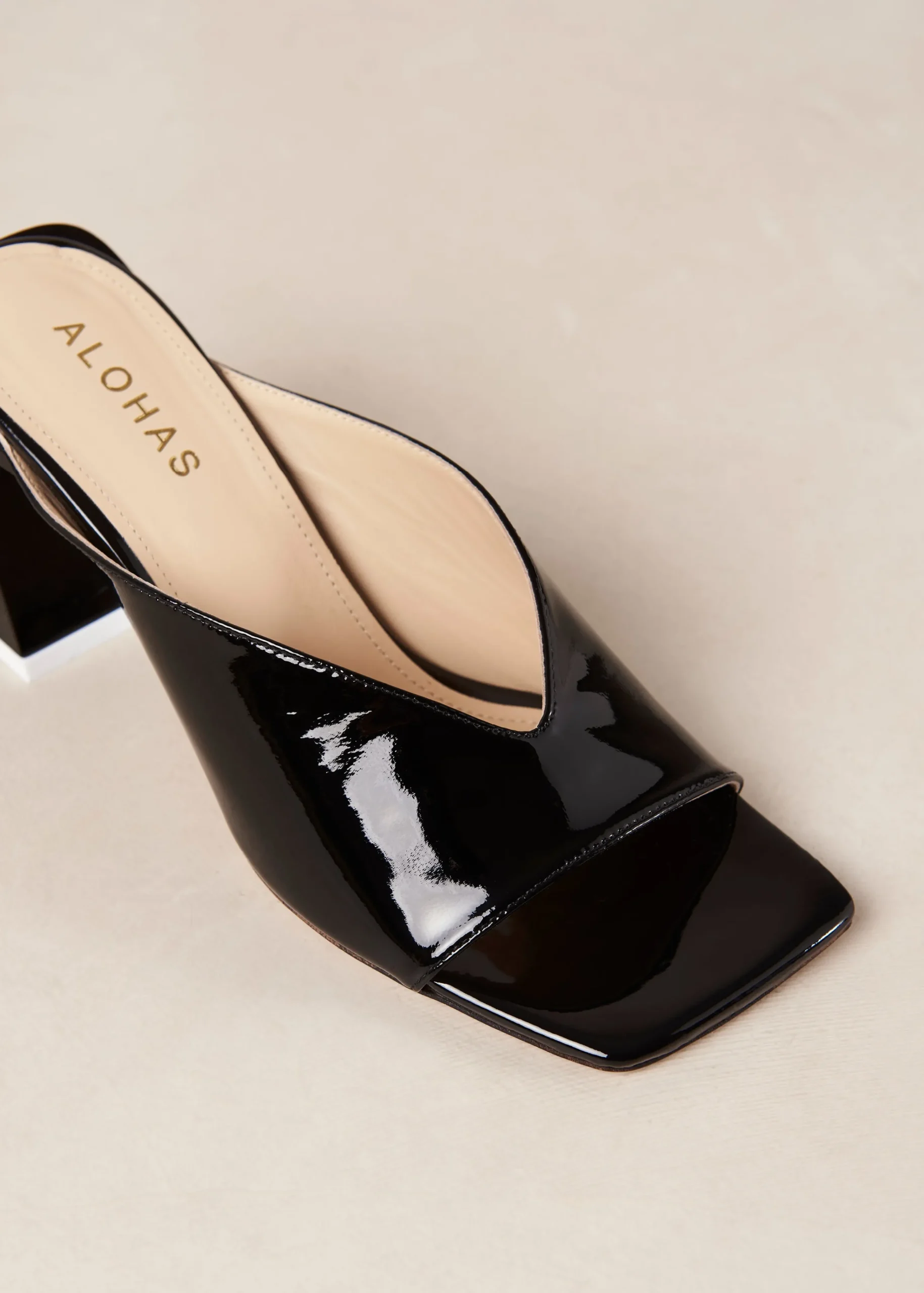 Tasha - Mules Negros De Piel De Charol