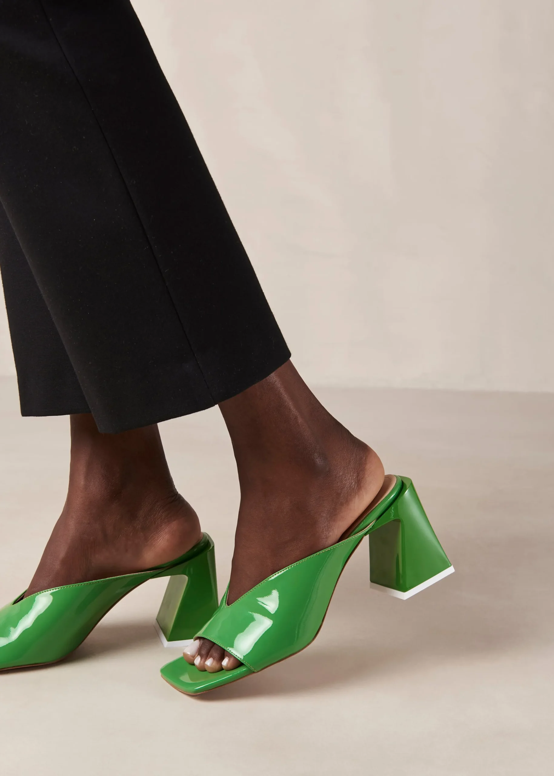 Tasha - Mules Verdes De Piel