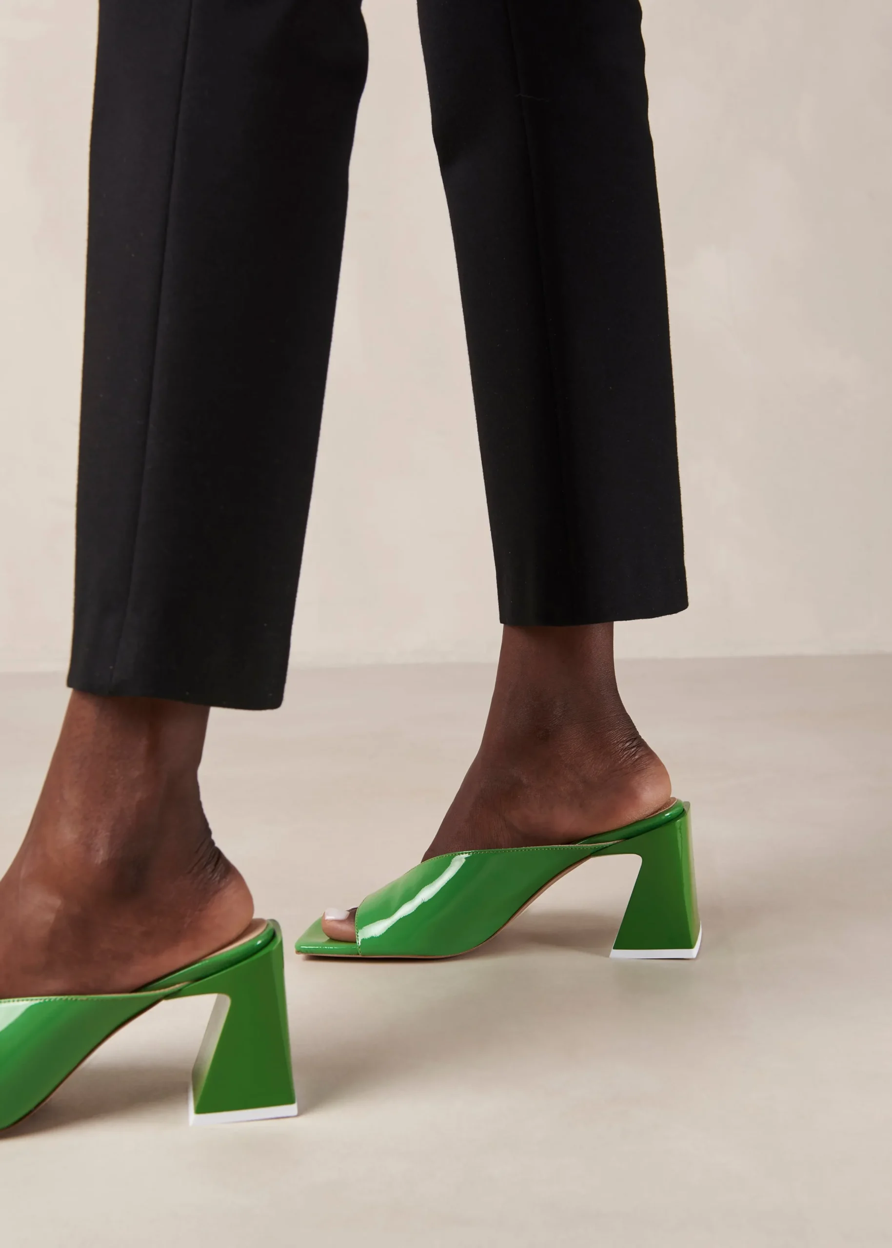 Tasha - Mules Verdes De Piel