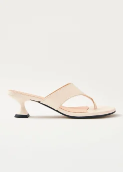Tess Sandalias De Cuero Color Crema