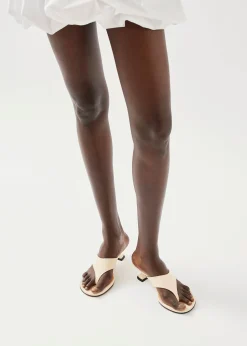 Tess Sandalias De Cuero Color Crema