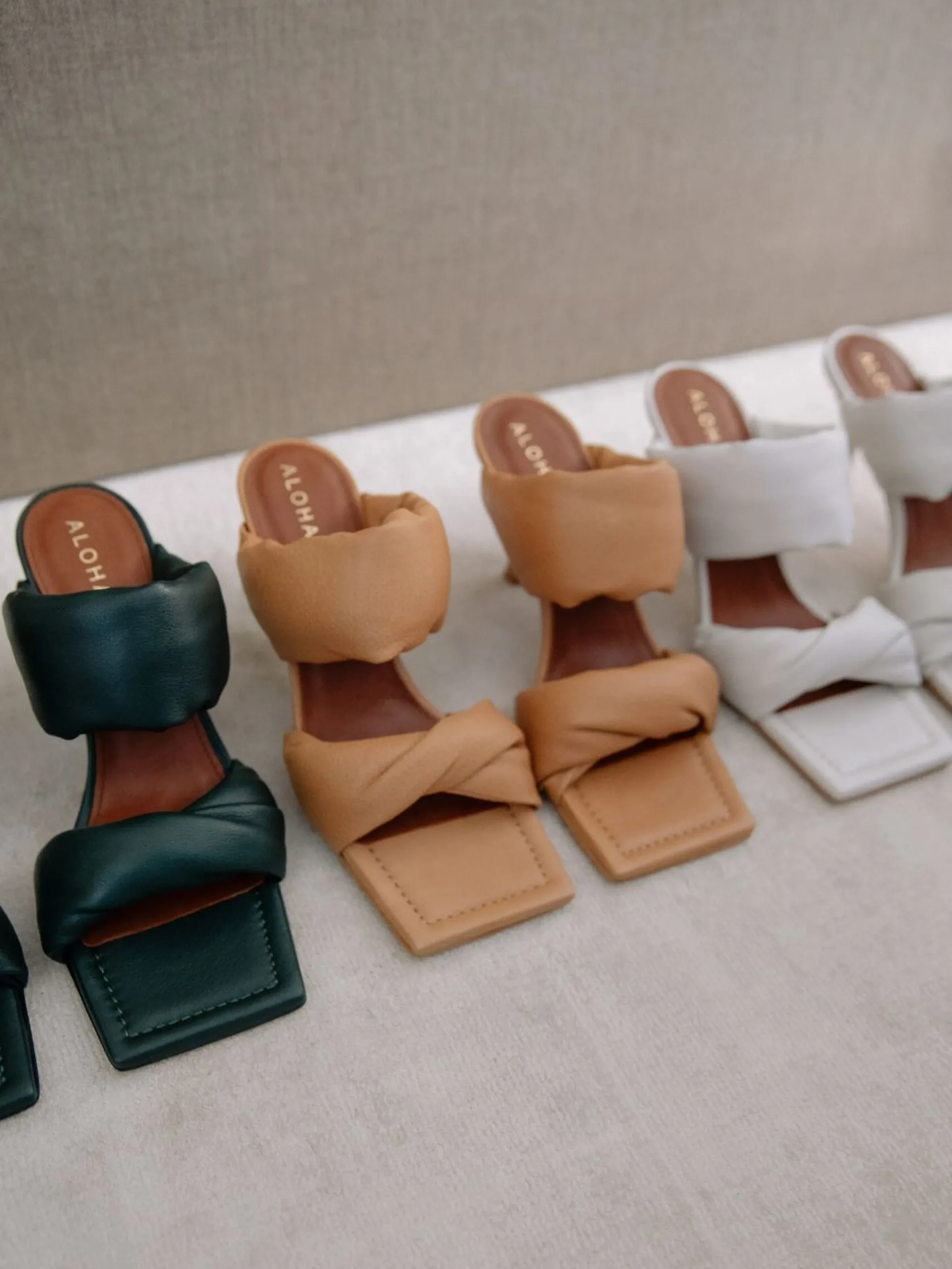 Twist Strap - Mules De Cuero Verde