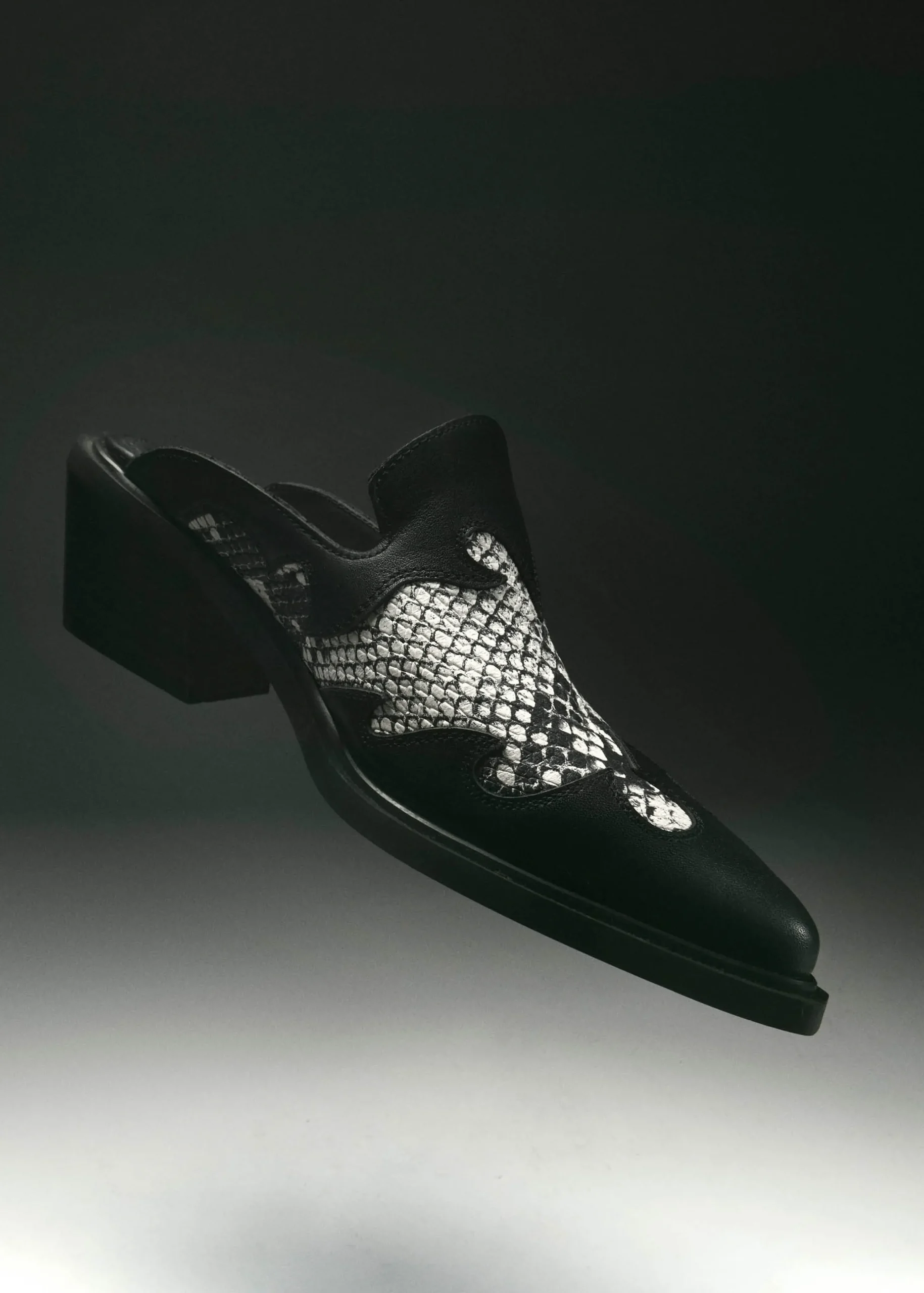 Weston Indo Mules De Cuero Bicolor Negro Y Gris